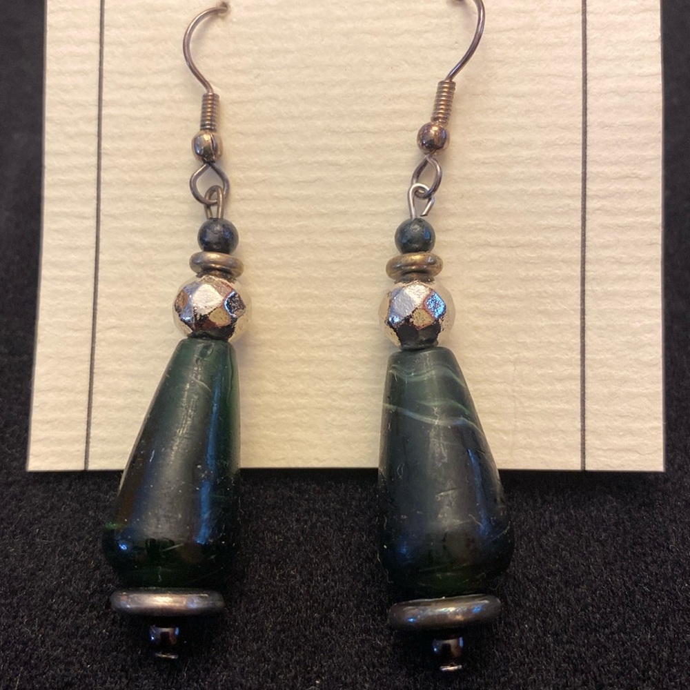 Glitz beads and beyond handcrafted silver and black beaded earrings Brand new